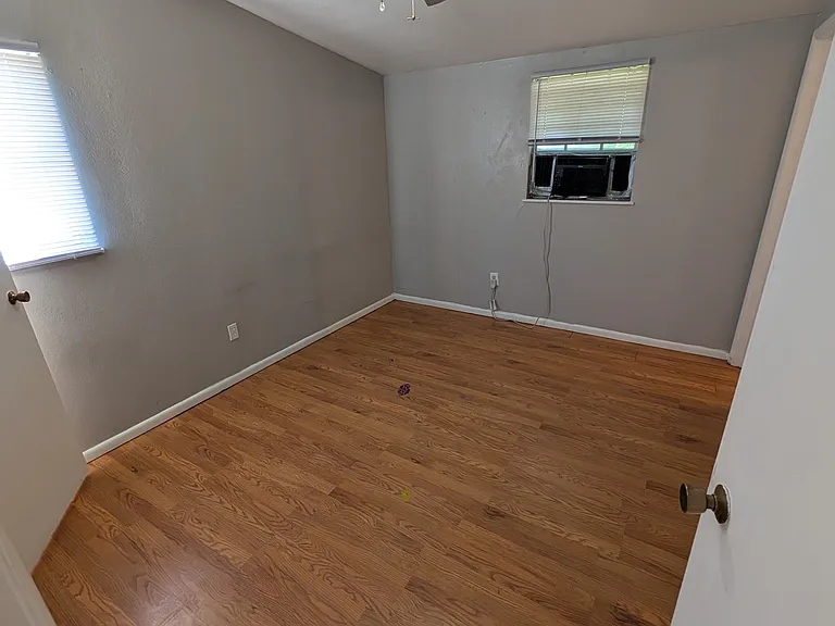 3401 NW Williams Ave — Photo 11