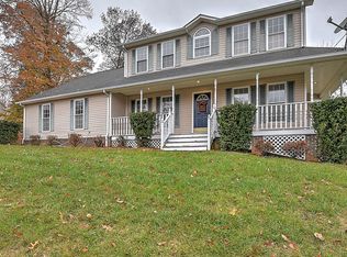 1616 Strawberry Ln, Johnson City, TN 37604