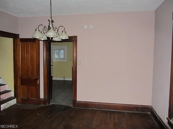 3rd image of 1113 Lake Ave