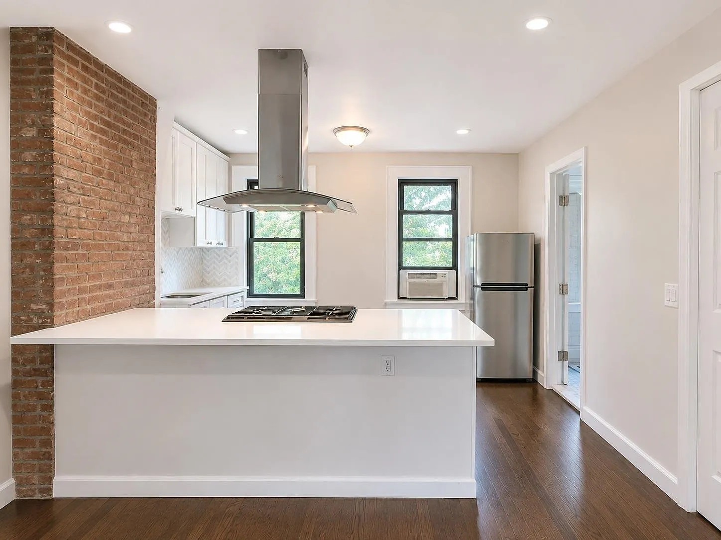 1 bed, 1.0 bath, $2,900 — Photo 3