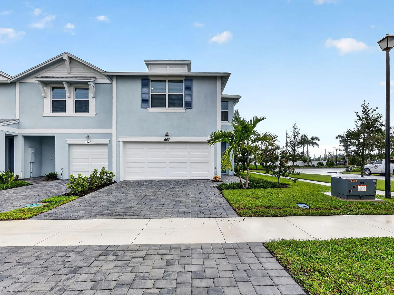 3 bed, 2.5 bath, 1808 sqft, $2,550 — Photo 2