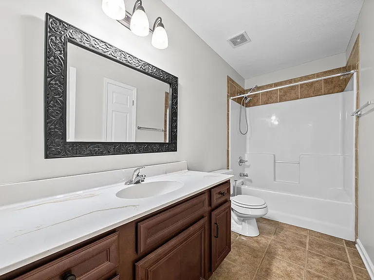 3569 Southwood Dr — Photo 29