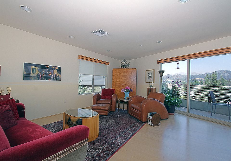 2nd image of 1401 W Wildwood Dr