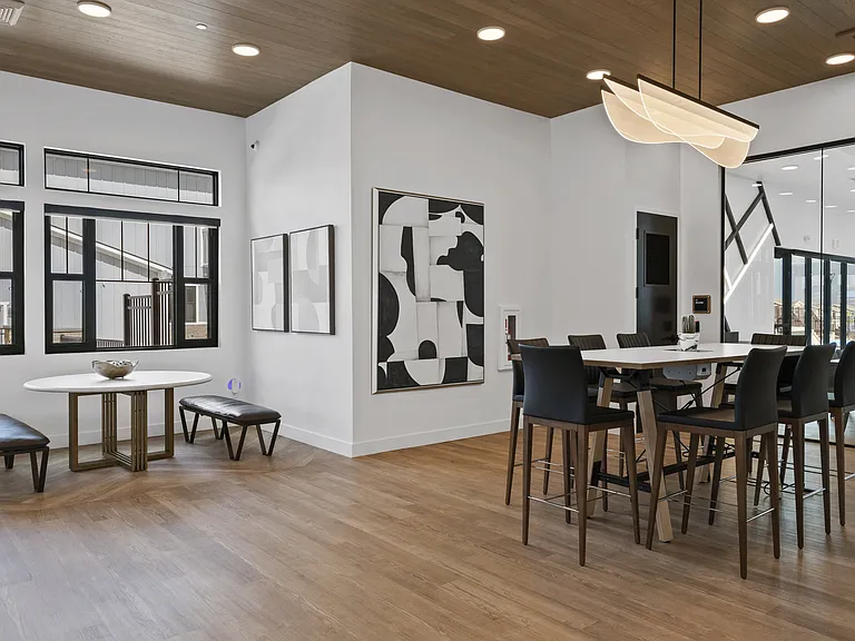 Viviano at Riverton — Photo 72