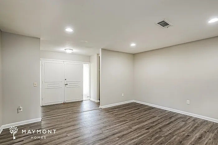 4 bed, 2.0 bath, 2042 sqft, $1,795 — Photo 4