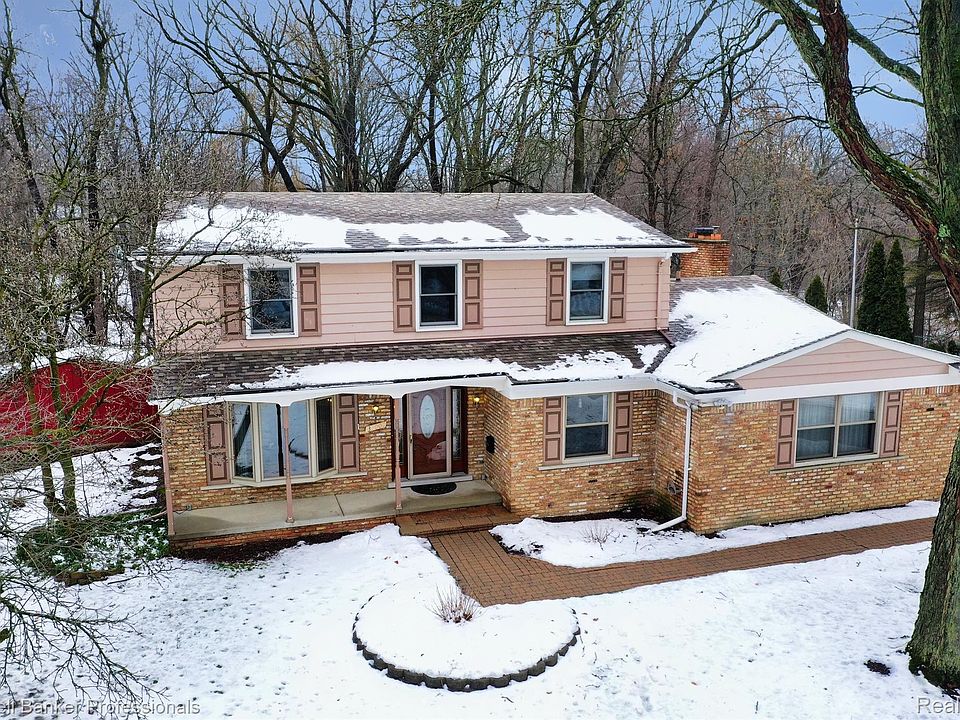 1st image of 35000 Oakdale St