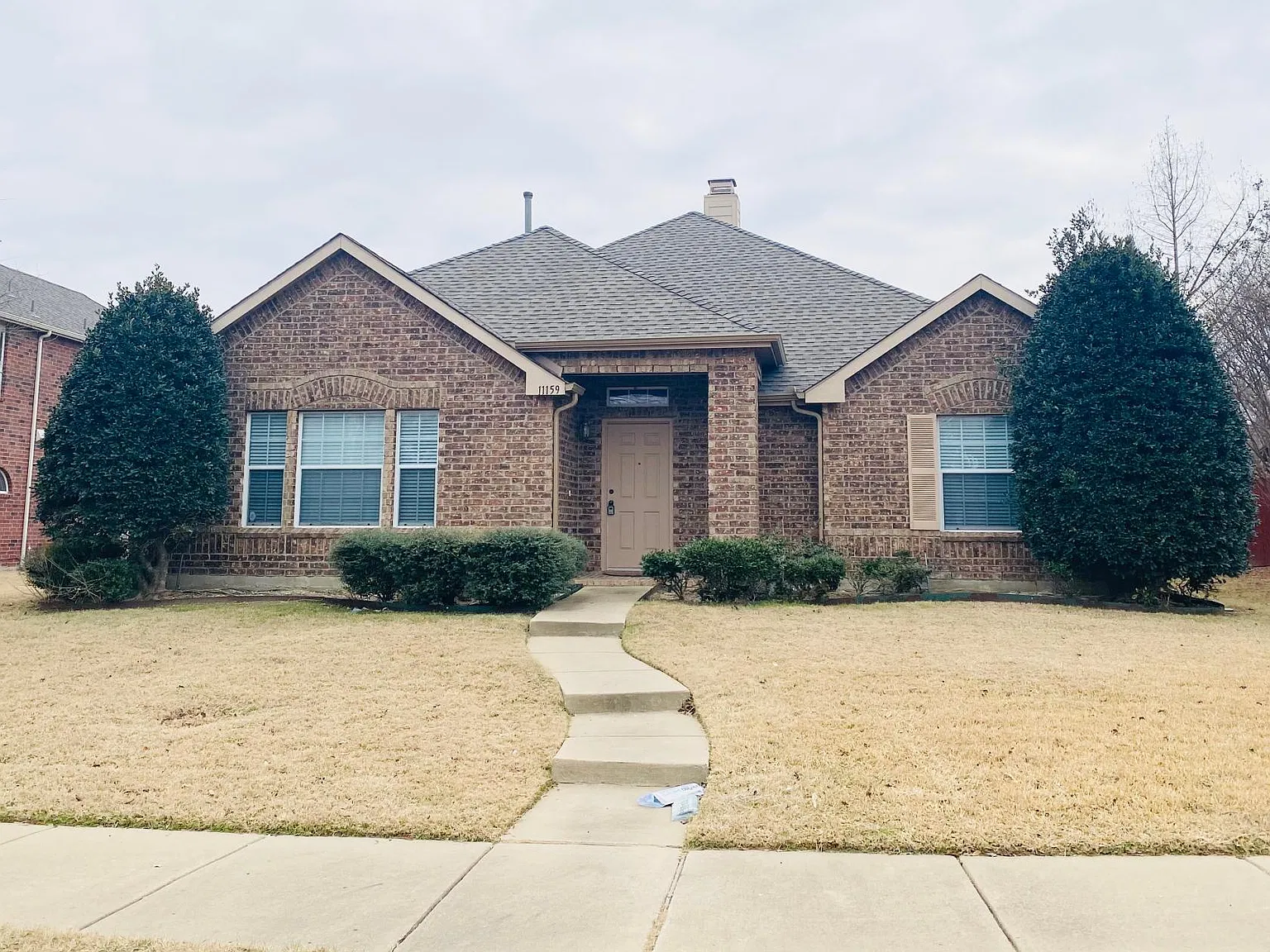 3 bed, 2144 sqft, $2,500 — Photo 2