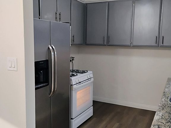 5th image of 1526 W 20th St