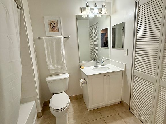 4th image of 255 Evernia St APT 819