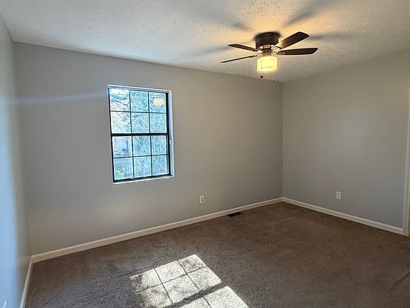 2nd image of 1424 Springleaf Cir SE