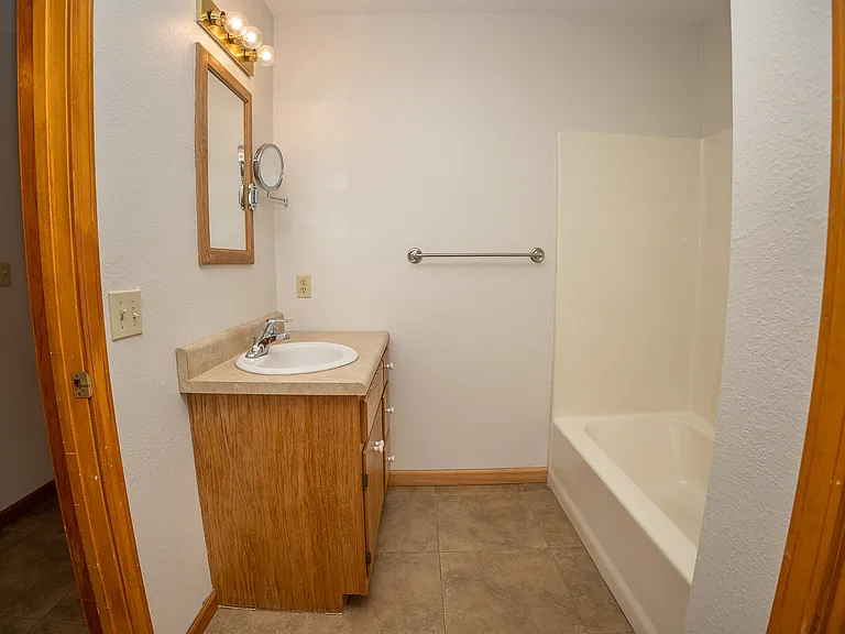 305 Tanner Bridge Ct #B — Photo 23