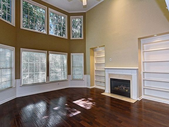 2nd image of 17021 Laurelmont Ct