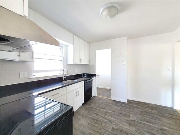 3rd image of 221-23 59th Ave #2