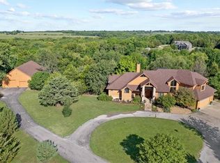 14050 Cedar Niles Rd, Olathe, KS 66061