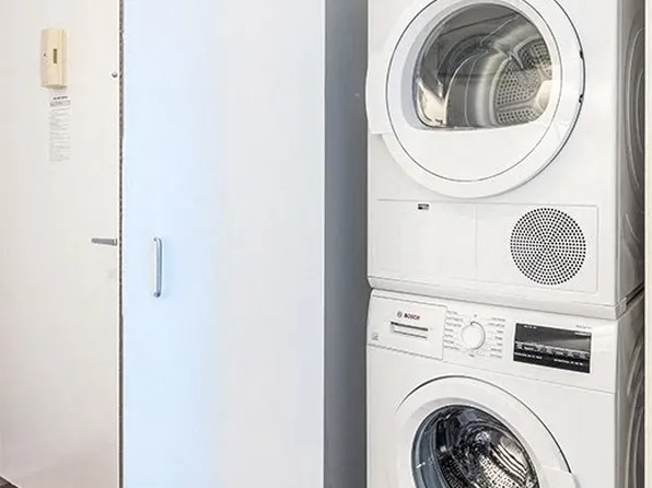 620 West 42nd Street image 4 of 11