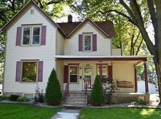 800 S 3rd St, Clear Lake, IA 50428