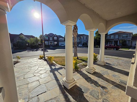 4th image of 1834 Mount Pellier St