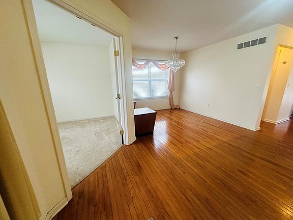 5th image of 6073 Aspen Way