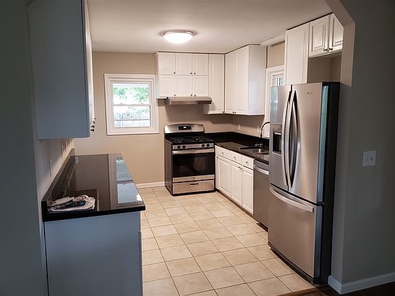 3rd image of 663 S Woodland Dr