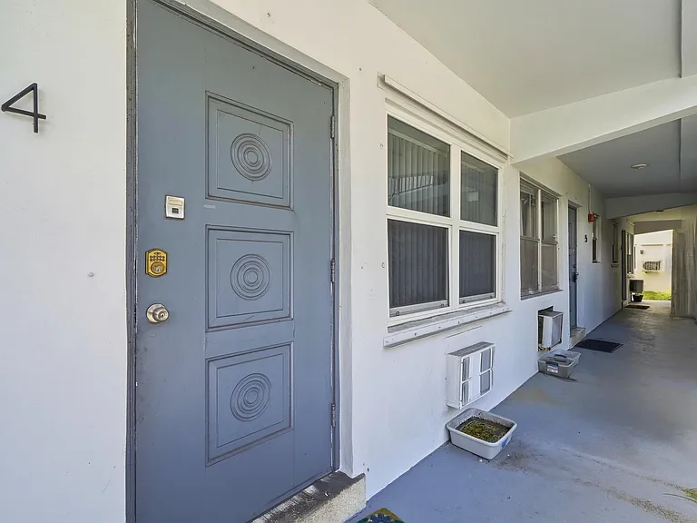 3510 Harrison St #4 — Photo 5