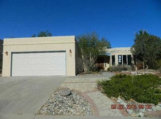 7423 Carson Trl NW, Albuquerque, NM 87120