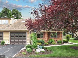 417 Deerfield Dr, Hanover, PA 17331