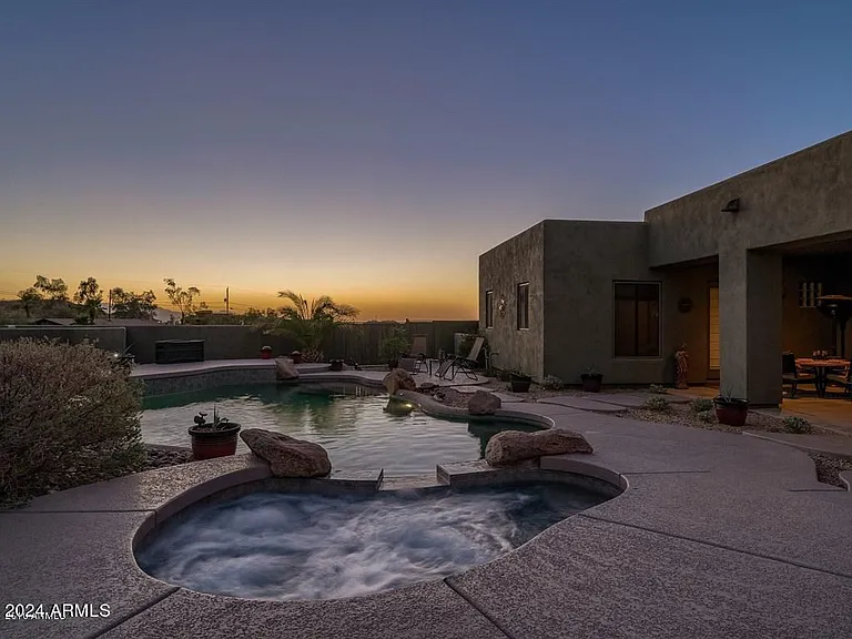 2715 W Cheyenne Dr — Photo 11