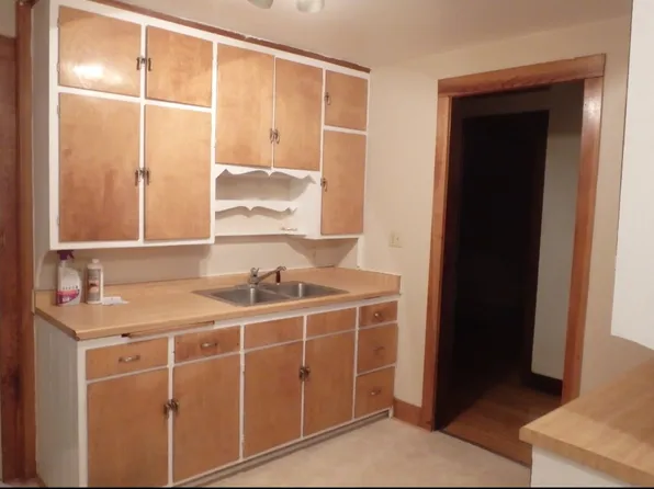 320 S Grand Ave, Waukesha, WI 53186
