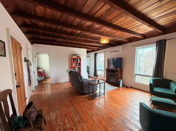 67 Old Albany Post Rd APT 4, Rhinebeck, NY 12572