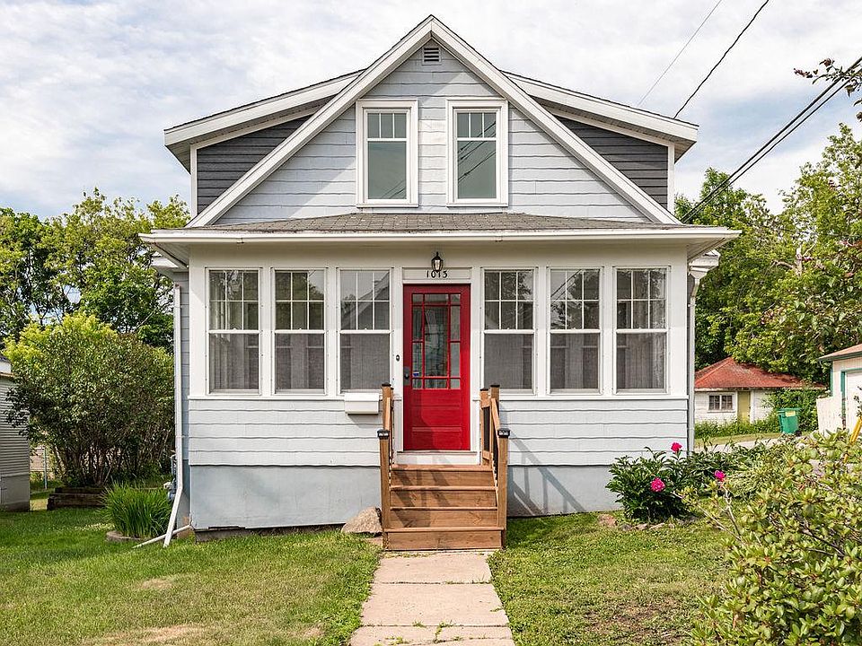 1st image of 1013 N 10th Ave E