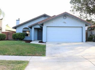 1883 Pyramid Ave, Tulare, CA 93274