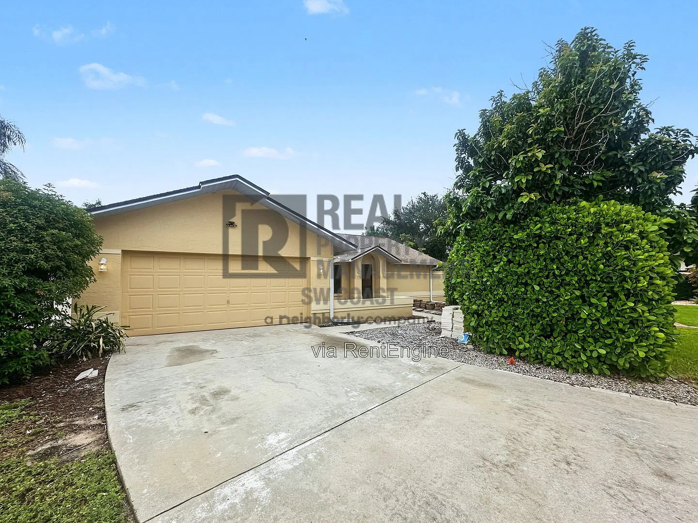 3 bed, 2.0 bath, 1635 sqft, $2,200 — Photo 1