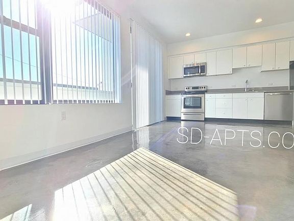 4th image of 3953 1st Ave #2A
