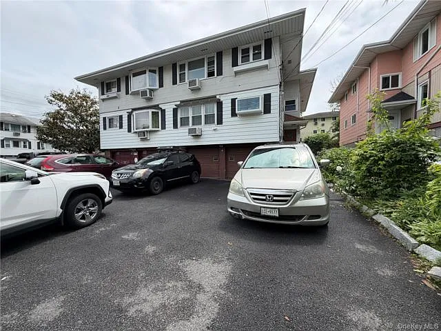 3 Annmarie Pl — Photo 2