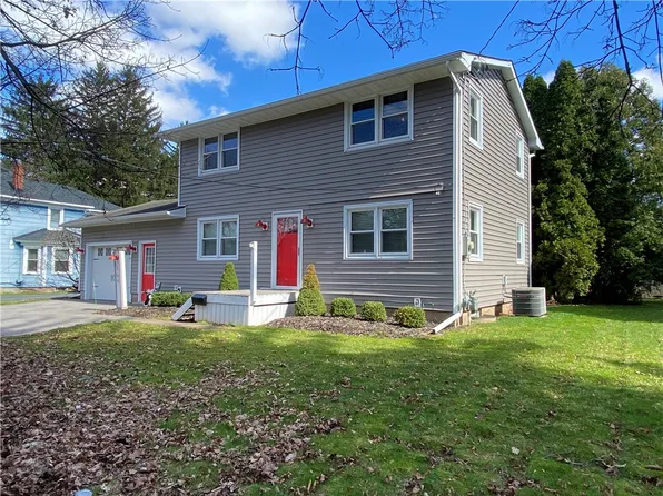 104 Fayette St, Brockport, NY 14420