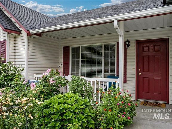 3rd image of 3010 Mimosa Ln