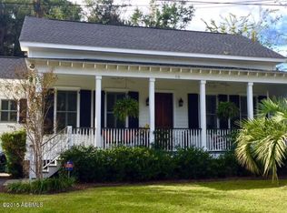 810 Newcastle St, Beaufort, SC 29902
