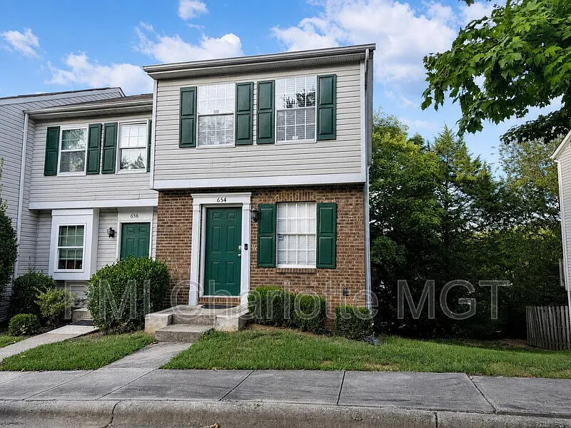 654 Lex Dr