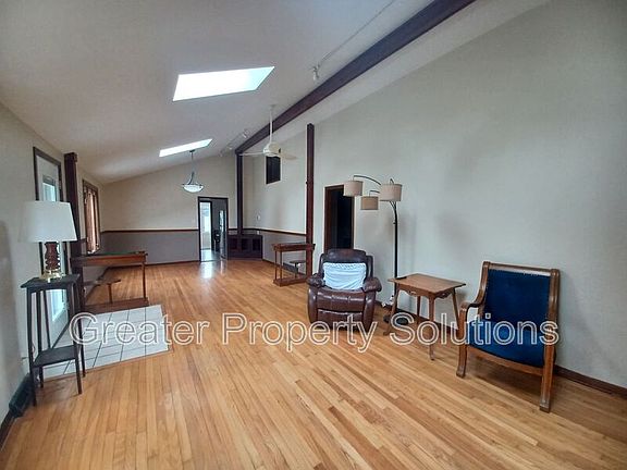 2nd image of 14708 Blaine St