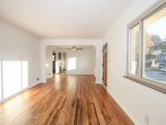 4th image of 7239 Berwood Dr
