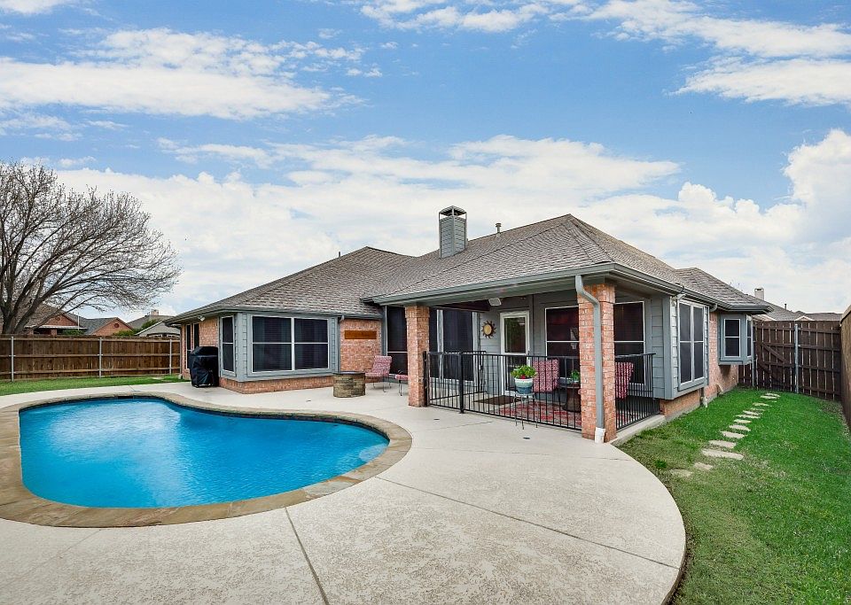 1st image of 1120 Oakhollow Dr