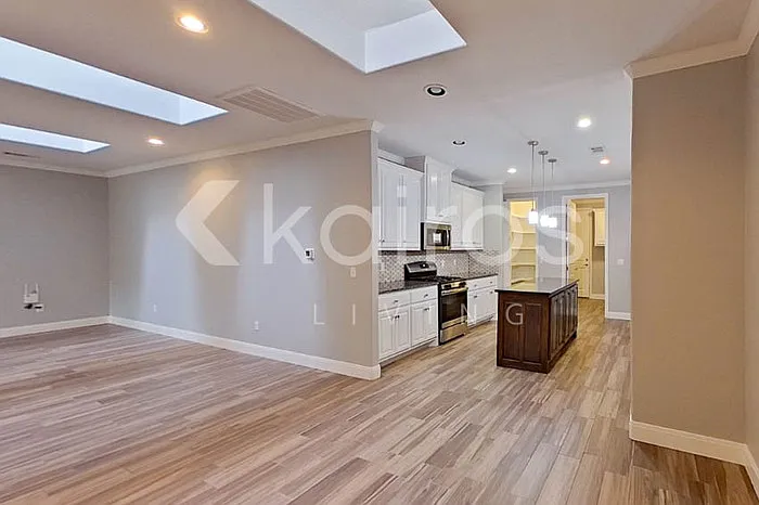 7203 Mosley St — Photo 4
