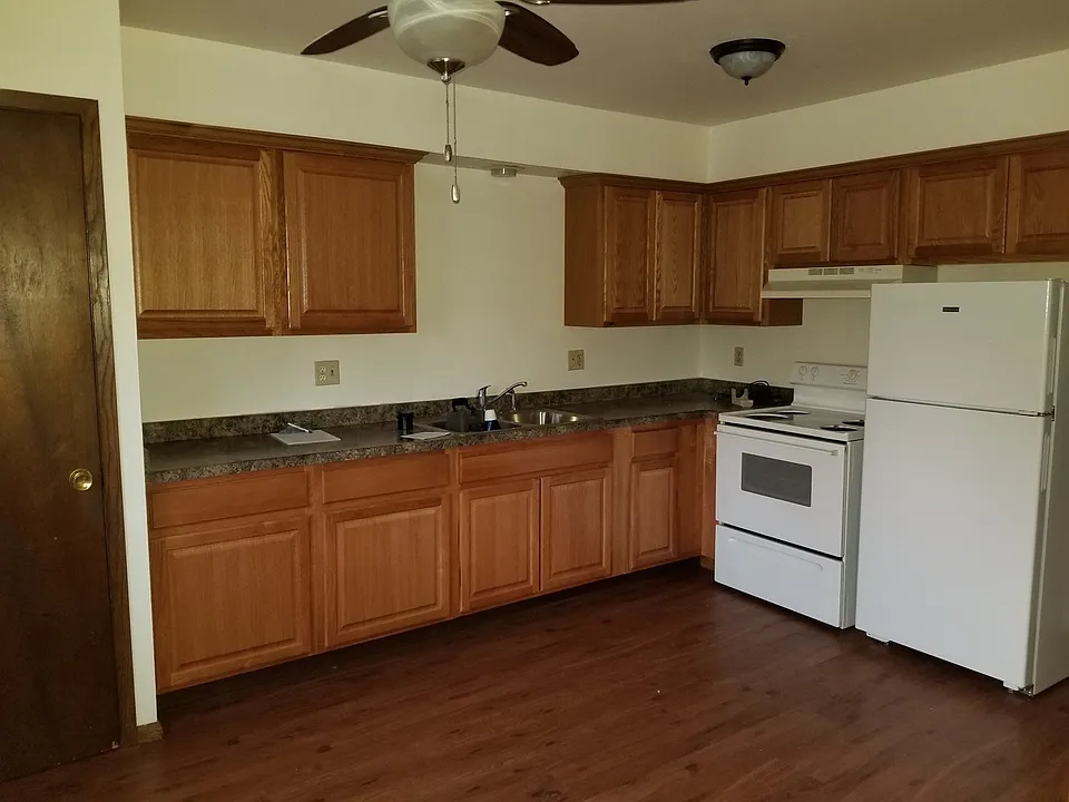 619-625 Imperial Ct