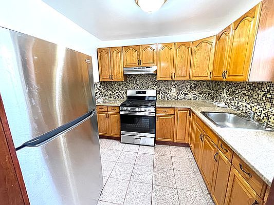 1st image of 16616 17th Ave #3