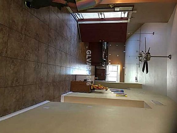 2nd image of 2450 Pickwick Dr #20