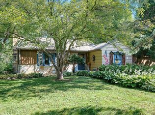 2200 Bayview Pl, Wayzata, MN 55391