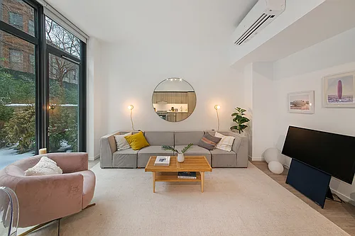 12 Halsey St Photo 1