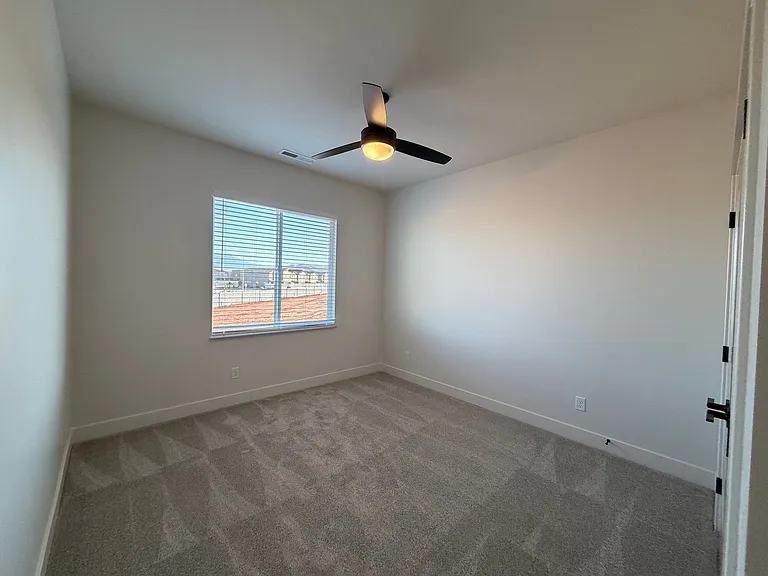 602 E Hemsworth Ln — Photo 22