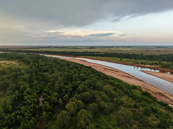 6977 E Fm 171, Byers, TX 76357