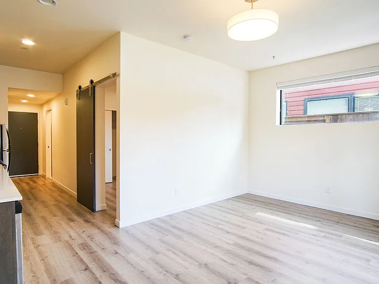 6015 S Virginia Ave #108 — Photo 5
